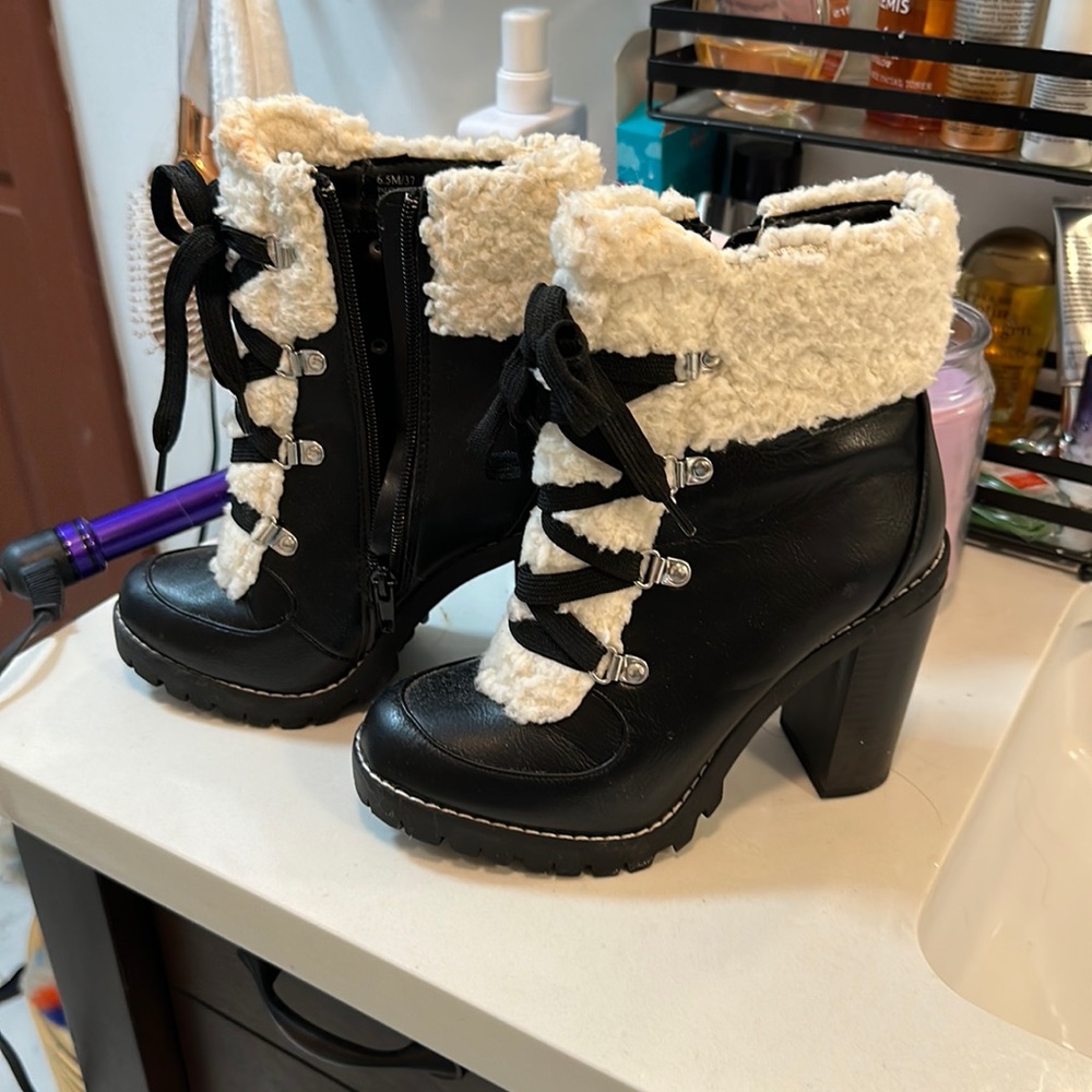 Bcbg generation size 6.5 half boots with faux fur trim worn once